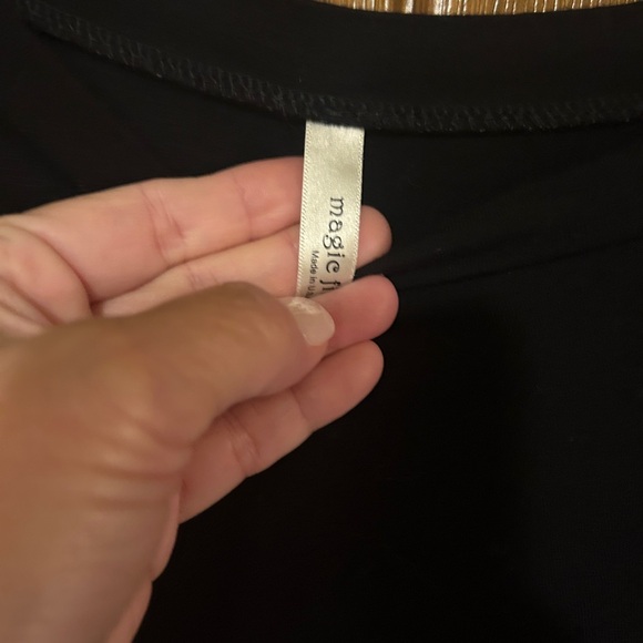 *Boutique* Beautiful black dress shirt with red checkered and leopard print XL - Picture 6 of 6